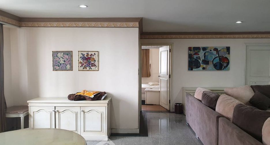 For sale 3 bedrooms condo in Khlong Toei, Bangkok