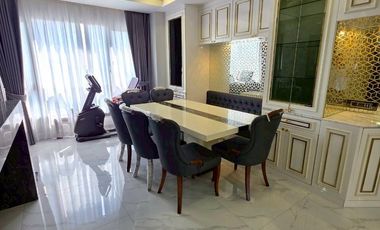For rent 3 ベッドルーム condo in Yan Nawa, Bangkok