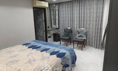 Condo en alquiler de 3 habitaciones en Yan Nawa, Bangkok