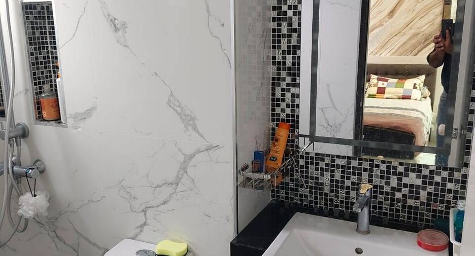 For rent 3 bedrooms condo in Yan Nawa, Bangkok