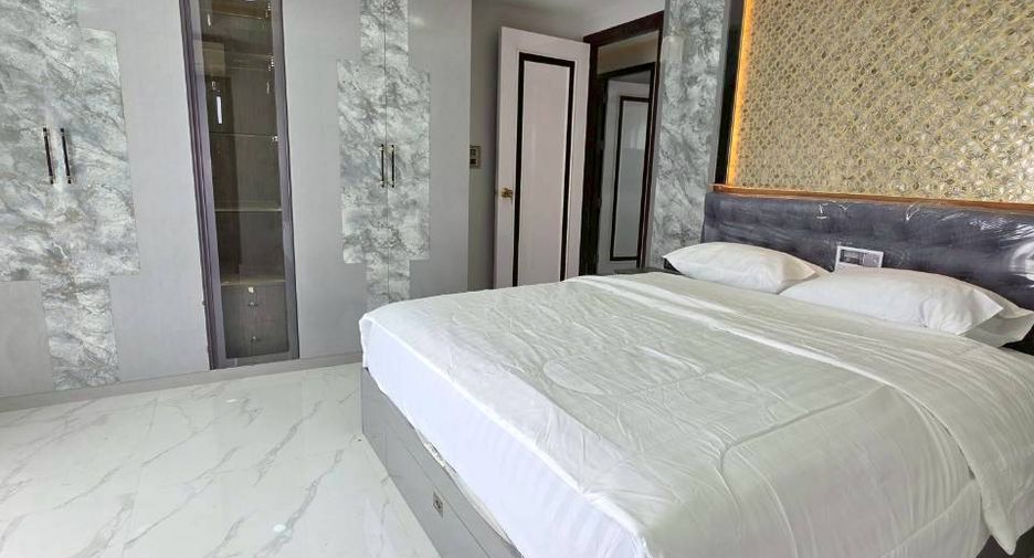 Condo en alquiler de 3 habitaciones en Yan Nawa, Bangkok