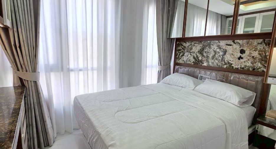 Condo en alquiler de 3 habitaciones en Yan Nawa, Bangkok