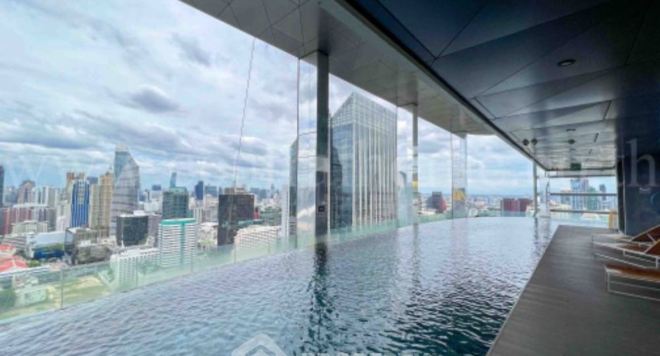 For rent 2 bedrooms condo in Pathum Wan, Bangkok