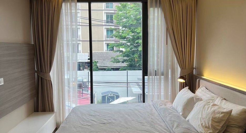 For sale 2 bedrooms condo in Khlong Toei, Bangkok