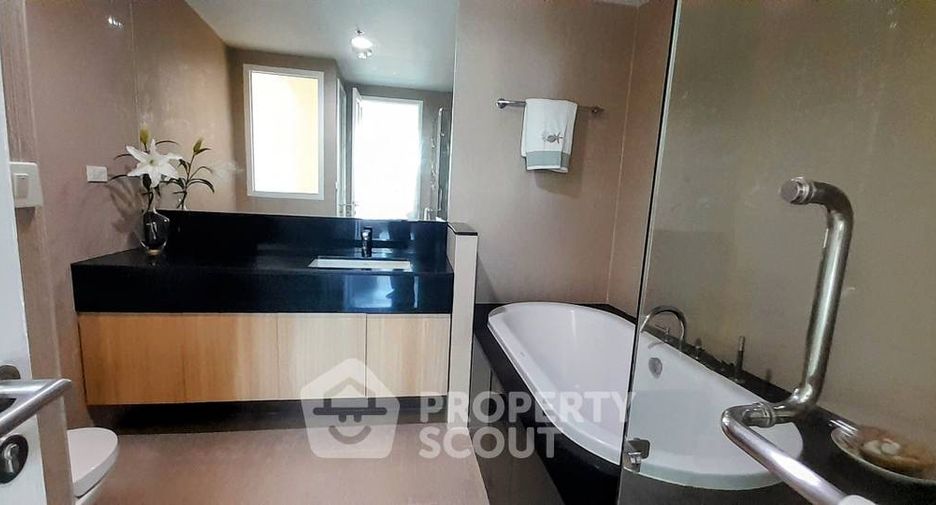 For sale 1 bed condo in Pathum Wan, Bangkok