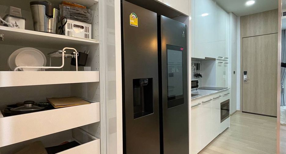 For sale 3 bedrooms condo in Khlong Toei, Bangkok