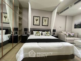 For sale 3 bedrooms condo in Khlong Toei, Bangkok
