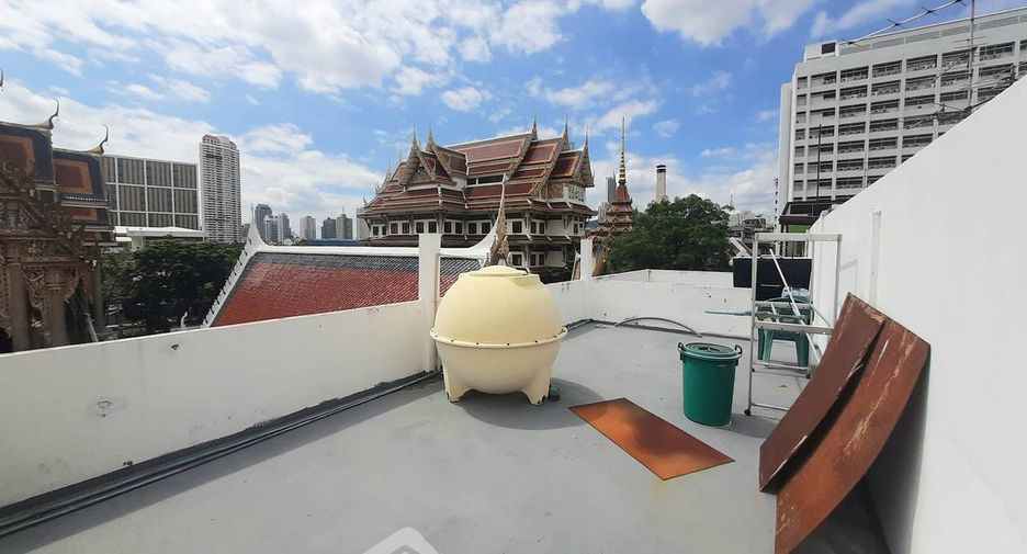 Casa adosada en venta de 3 habitaciones en Bang Kho Laem, Bangkok