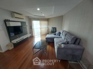 For rent 2 bedrooms condo in Huai Khwang, Bangkok