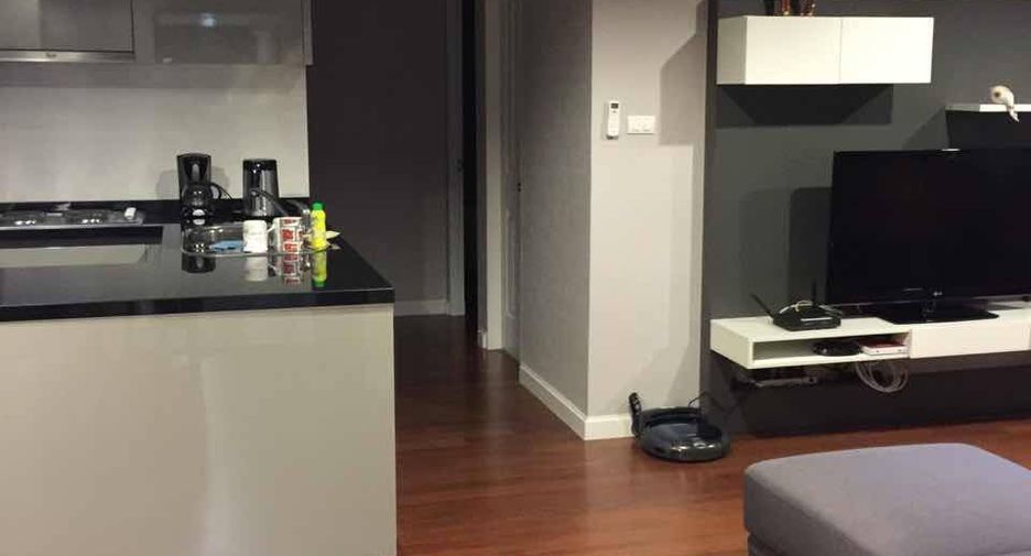 For rent 2 bedrooms condo in Huai Khwang, Bangkok