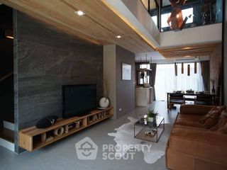 Casa adosada en venta de 4 habitaciones en Bang Na, Bangkok