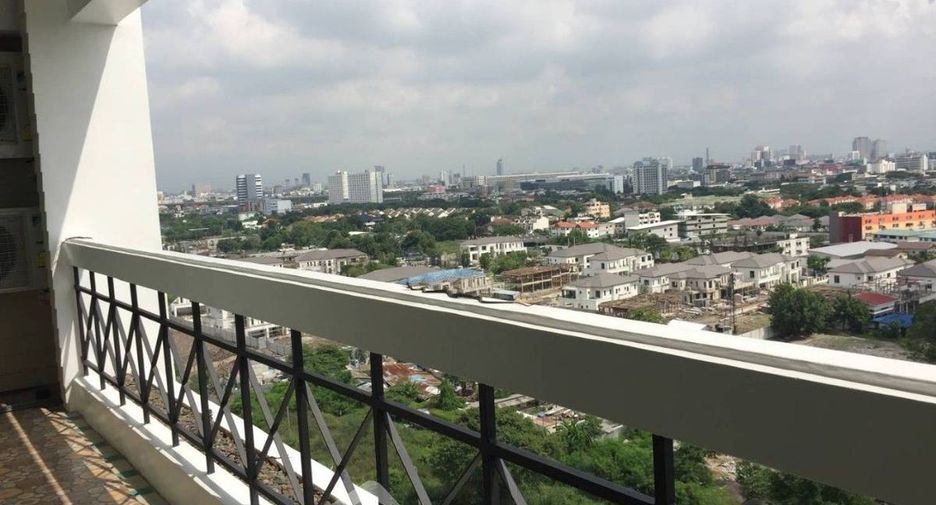 For sale 3 bedrooms condo in Suan Luang, Bangkok