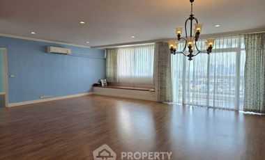 For sale 3 bedrooms condo in Suan Luang, Bangkok