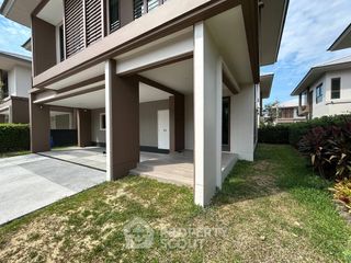 For sale 4 bedrooms house in Bang Kapi, Bangkok