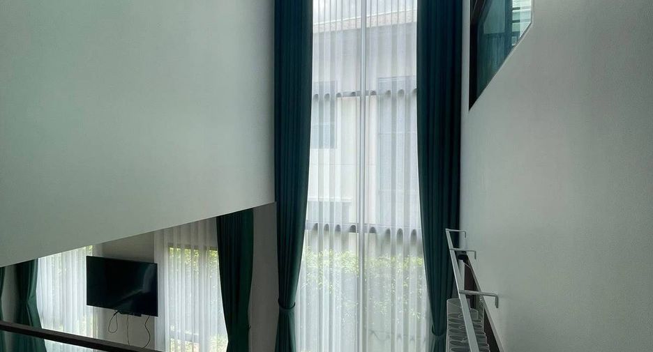For sale 4 bedrooms house in Bang Kapi, Bangkok
