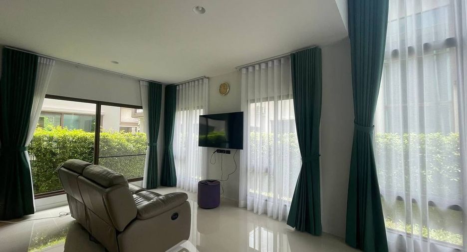 For sale 4 bedrooms house in Bang Kapi, Bangkok