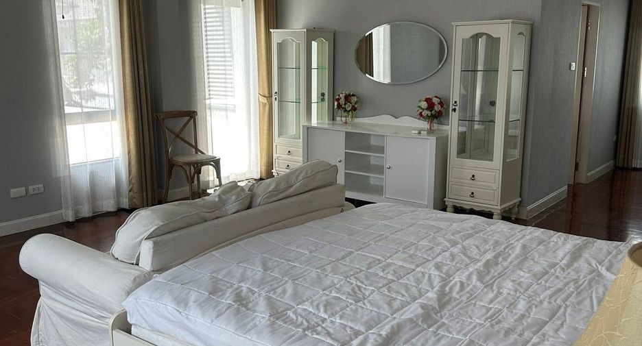 For rent 5 bedrooms house in Mueang Nonthaburi, Nonthaburi
