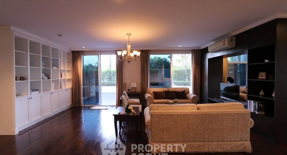 For rent 3 ベッドルーム condo in Huai Khwang, Bangkok