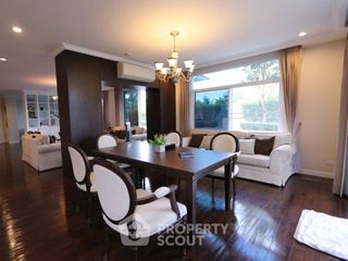 For sale 3 bedrooms condo in Huai Khwang, Bangkok