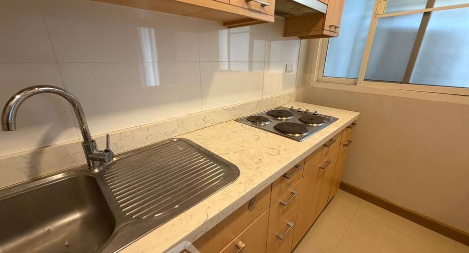 For sale 2 bedrooms condo in Watthana, Bangkok