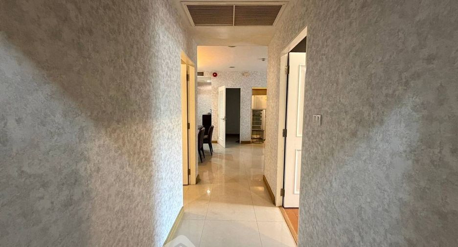 For sale 2 bedrooms condo in Watthana, Bangkok