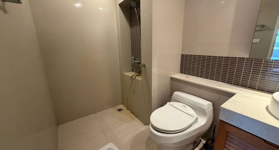 For sale 2 bedrooms condo in Watthana, Bangkok