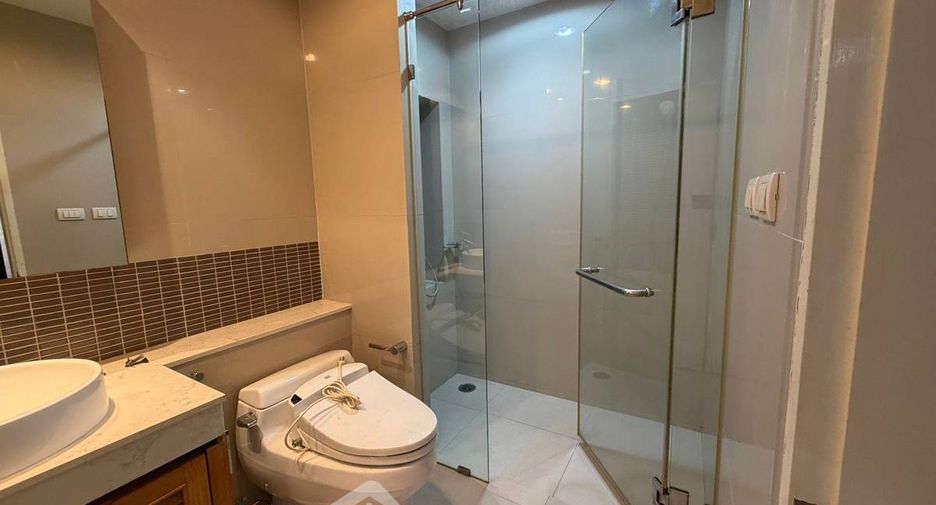 For sale 2 bedrooms condo in Watthana, Bangkok