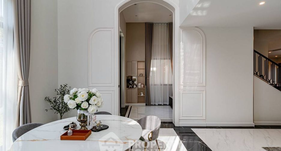 Casa en alquiler y en venta de 5 habitaciones en Saphan Sung, Bangkok