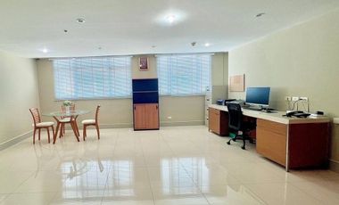 For rent そして for sale 2 ベッドルーム condo in Watthana, Bangkok