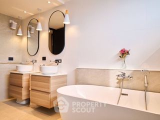 Wohnung zur Miete und zum Kauf mit 3 Zimmer in Watthana, Bangkok