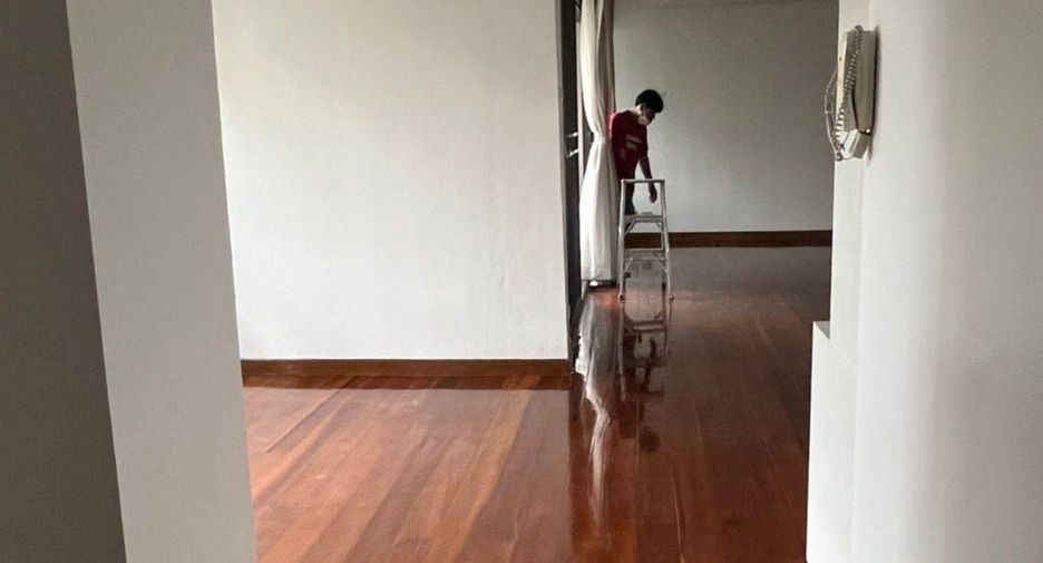À vendre 3 chambres condo à Watthana, Bangkok