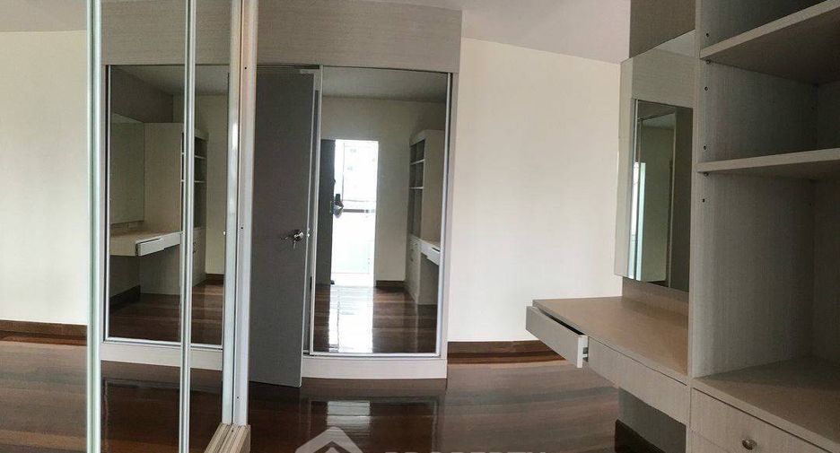 À vendre 3 chambres condo à Watthana, Bangkok