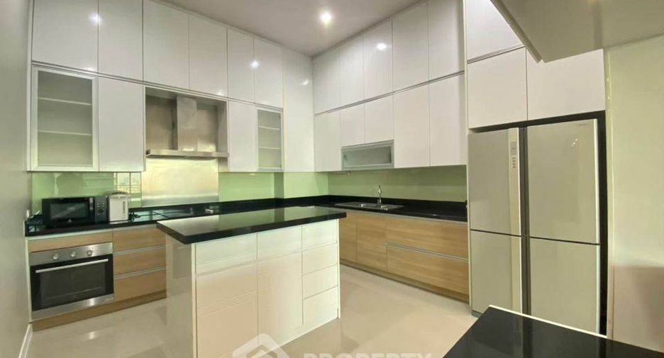 For sale 3 bedrooms condo in Watthana, Bangkok