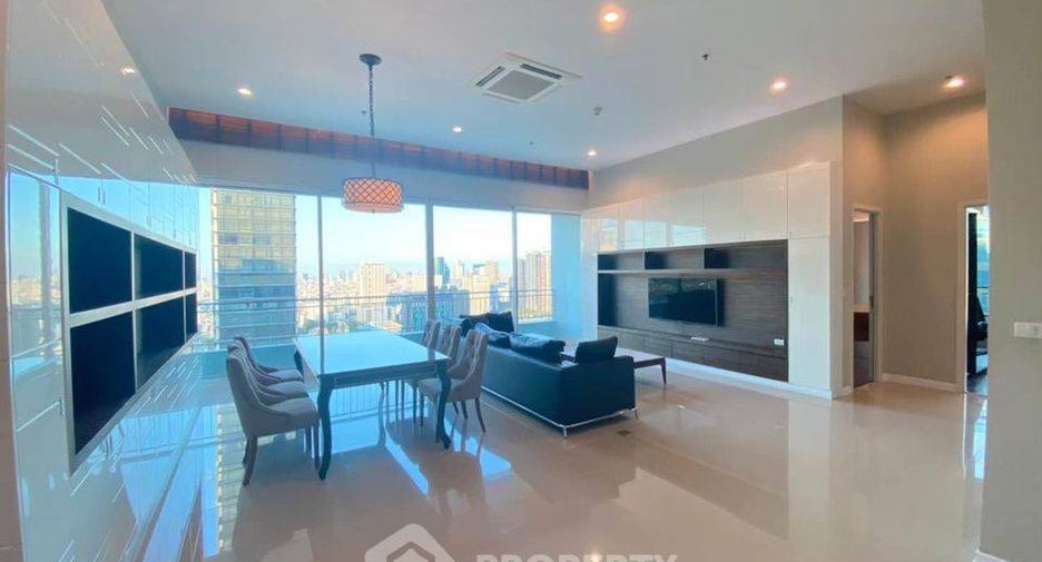 For sale 3 bedrooms condo in Watthana, Bangkok