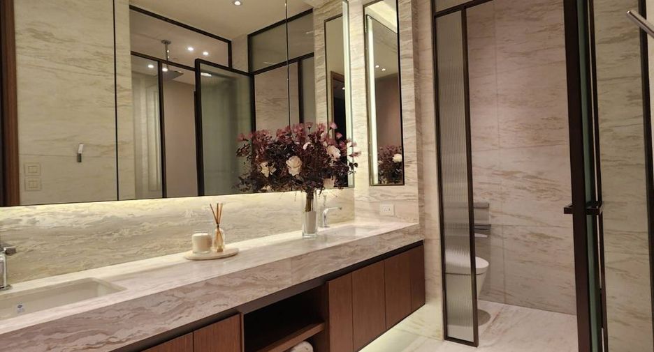 À louer et à vendre 2 chambres condo à Pathum Wan, Bangkok