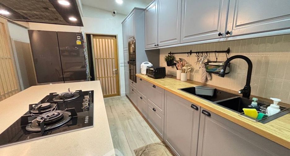 For rent and for sale 5 bedrooms house in Bang Phli, Samut Prakan