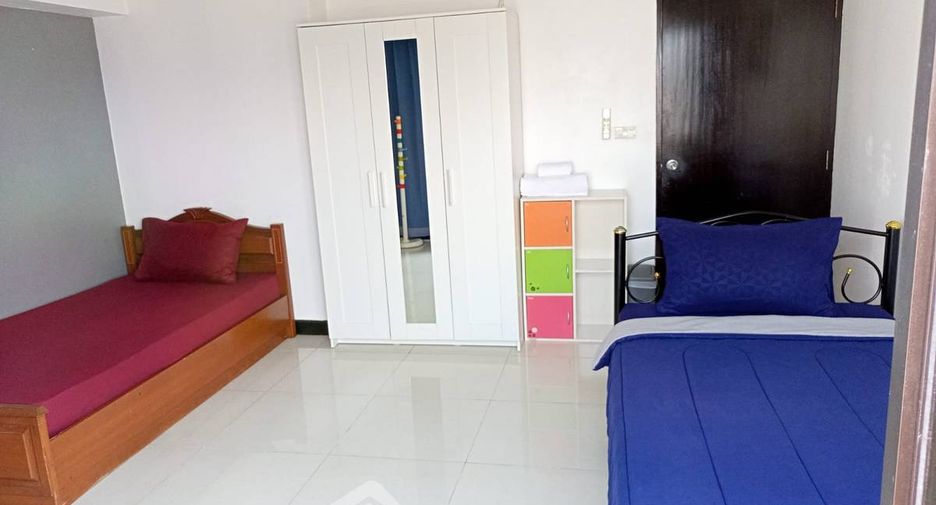 For sale 3 bedrooms condo in Khlong Toei, Bangkok