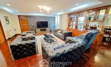 For rent 4 bedrooms condo in Watthana, Bangkok