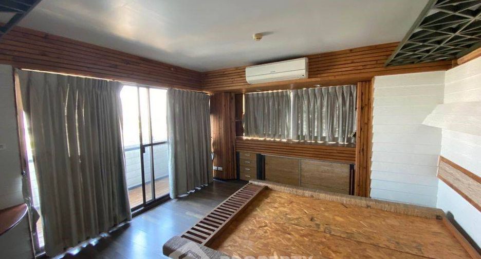 À vendre 3 chambres condo à Phra Khanong, Bangkok