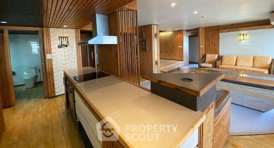 À vendre 3 chambres condo à Phra Khanong, Bangkok