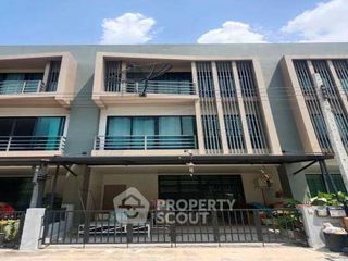For sale 4 bedrooms townhouse in Lat Krabang, Bangkok