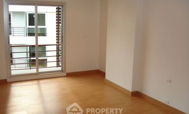 À vendre 2 chambres condo à Yan Nawa, Bangkok