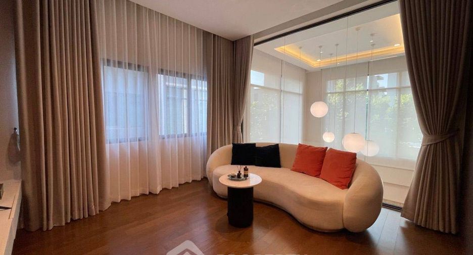 For rent and for sale 3 bedrooms house in Phra Khanong, Bangkok