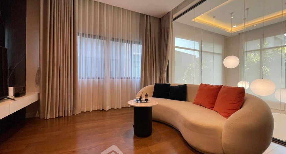 For rent and for sale 3 bedrooms house in Phra Khanong, Bangkok