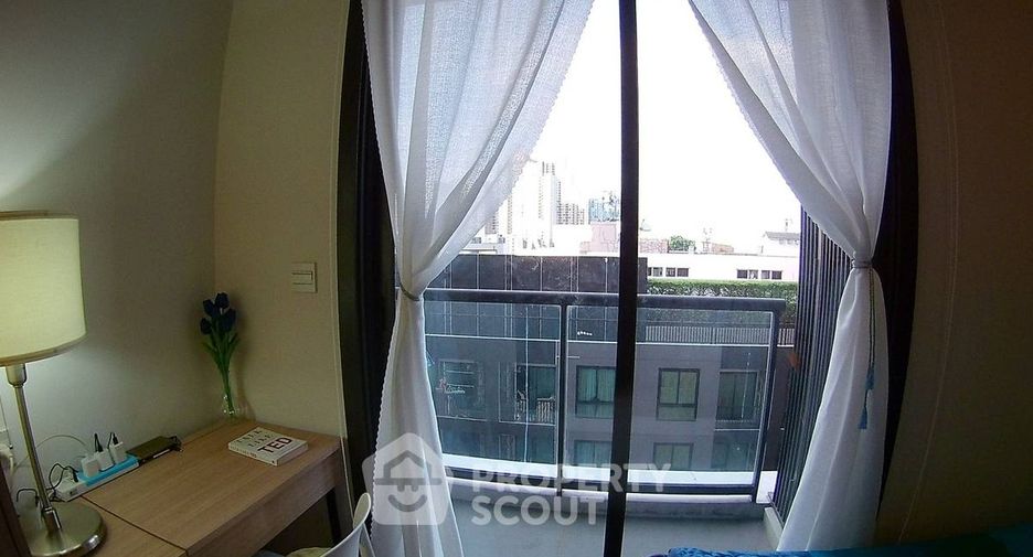 For sale 1 bed condo in Phaya Thai, Bangkok