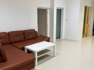 For rent 3 bedrooms townhouse in Lat Krabang, Bangkok