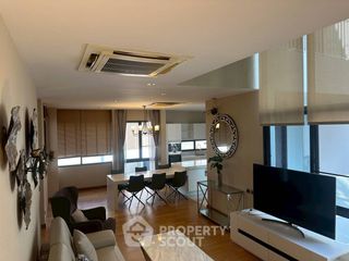 For rent 4 bedrooms house in Huai Khwang, Bangkok