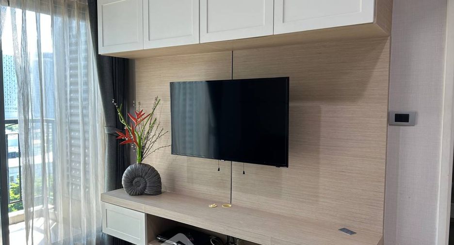 For sale 1 bed condo in Khlong Toei, Bangkok