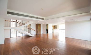Condo en alquiler de 3 habitaciones en Yan Nawa, Bangkok
