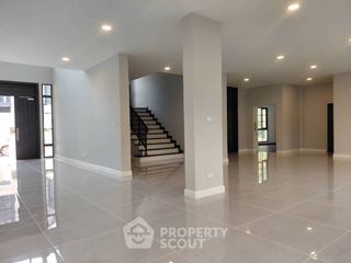 For rent 5 bedrooms house in Bang Phli, Samut Prakan